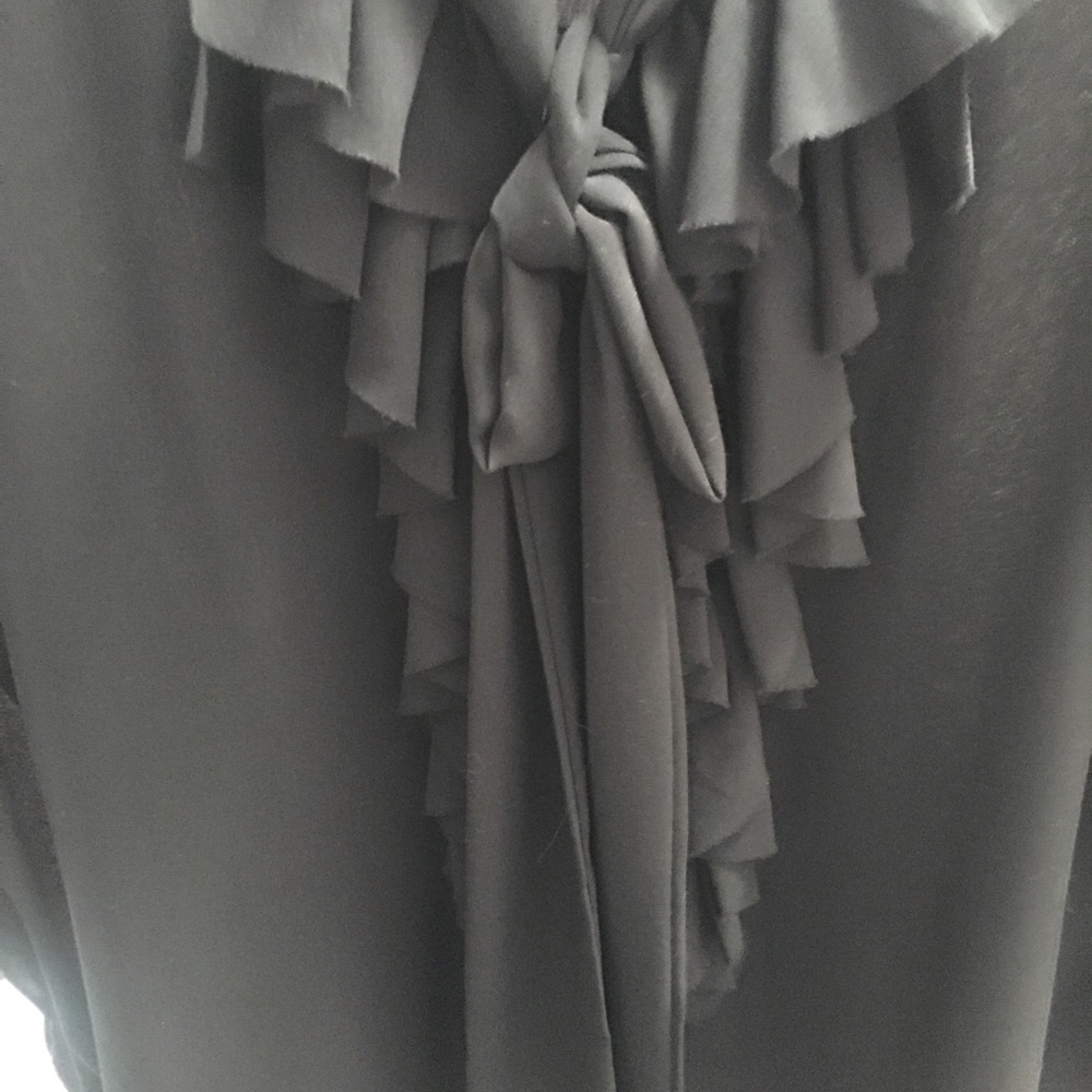 Diane Gilman Black Ruffled Front Blouse (Small)🖤
